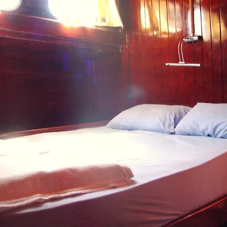 Felix Bodrum Yelkenli Tekne Bådhotel