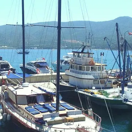 Felix Bodrum Yelkenli Tekne Bådhotel